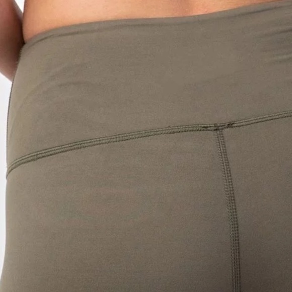 FINAL SALE 🆕🌿HIGH WAISTED YOGA LEGGINGS🌿 - Picture 5 of 7